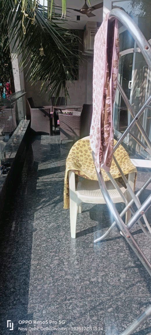 A premium 265 gaj upper ground floor in B1 Block Janakpuri featuring a spacious 4 BHK layout, 4 washrooms, lift, car parking, and solid 6-year-old construction. A premium 265 gaj upper ground floor in B1 Block Janakpuri featuring a spacious 4 BHK layout, 4 washrooms, lift, car parking, and solid 6-year-old construction.