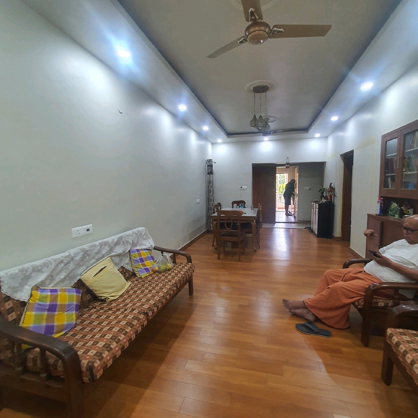 A beautifully renovated first-floor DDA Big MIG 3 BHK corner flat in C4A Block Janakpuri, offering comfort, convenience, and excellent location A beautifully renovated first-floor DDA Big MIG 3 BHK corner flat in C4A Block Janakpuri, offering comfort, convenience, and excellent location