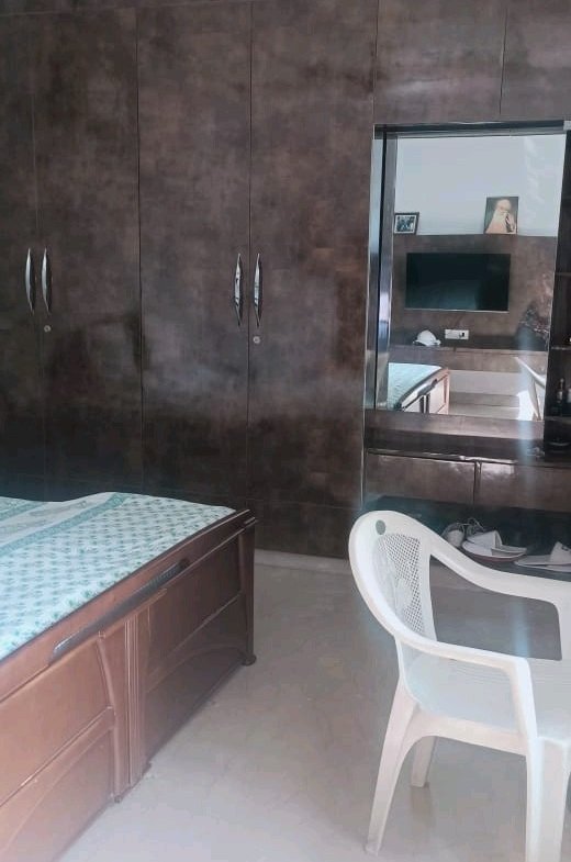 A premium 265 gaj upper ground floor in B1 Block Janakpuri featuring a spacious 4 BHK layout, 4 washrooms, lift, car parking, and solid 6-year-old construction.