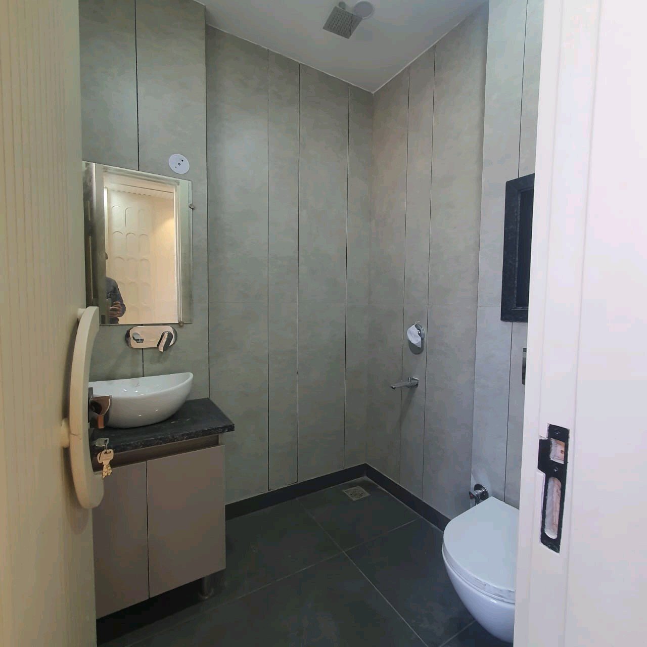 A newly built 2 BHK top-floor builder floor in C4F Block Janakpuri with roof rights and south-facing frontage—bright, modern, and perfect for end-use buyers. A newly built 2 BHK top-floor builder floor in C4F Block Janakpuri with roof rights and south-facing frontage—bright, modern, and perfect for end-use buyers.