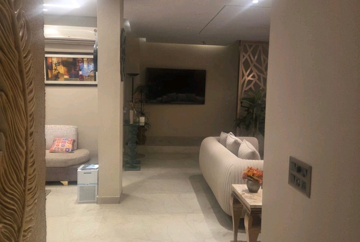 A spacious 419 gaj top-floor builder floor in A2 Block Janakpuri with 50% roof rights, lift, and car parking—ideal for premium living and future expansion.