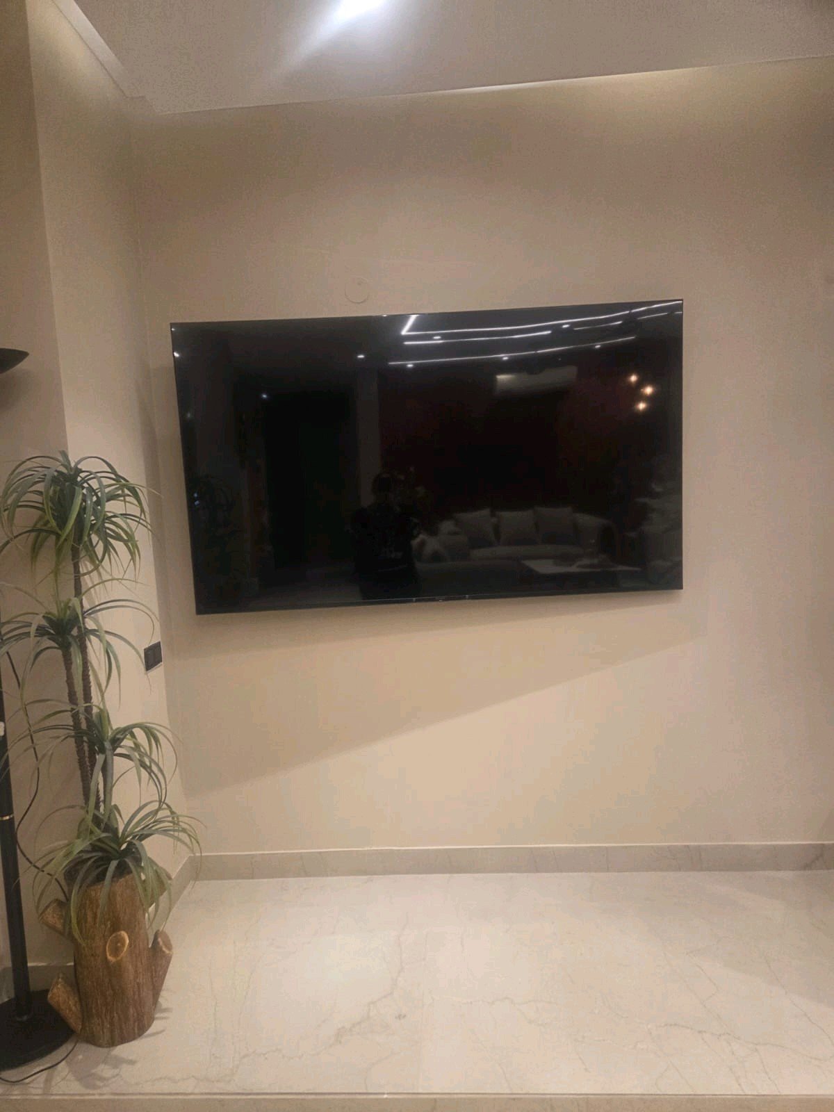 A spacious 419 gaj top-floor builder floor in A2 Block Janakpuri with 50% roof rights, lift, and car parking—ideal for premium living and future expansion. A spacious 419 gaj top-floor builder floor in A2 Block Janakpuri with 50% roof rights, lift, and car parking—ideal for premium living and future expansion.