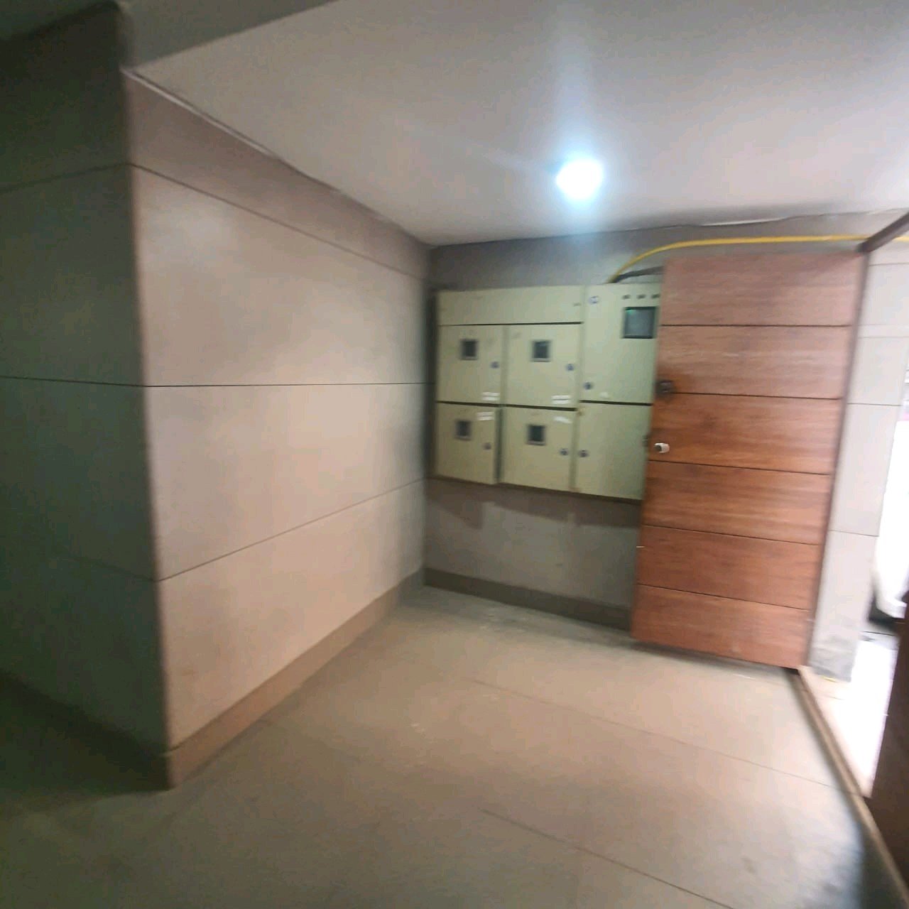 A well-designed 80 gaj top-floor builder floor in C4F Block Janakpuri with roof rights, 2 BHK + 1 room set, ACs fitted, chimney, and corner north-facing advantage.