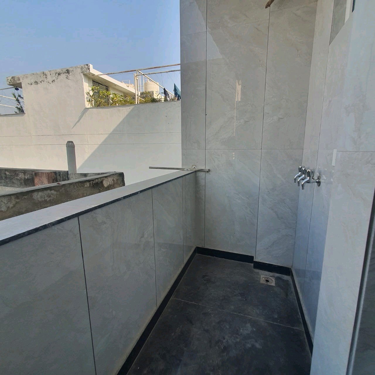 A newly built 2 BHK top-floor builder floor in C4F Block Janakpuri with roof rights and south-facing frontage—bright, modern, and perfect for end-use buyers. A newly built 2 BHK top-floor builder floor in C4F Block Janakpuri with roof rights and south-facing frontage—bright, modern, and perfect for end-use buyers.