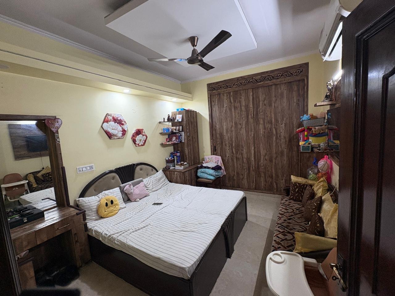 A well-planned 150 sq yards proper ground floor in B1 Block Janakpuri with 3 BHK, 3 washrooms, and valuable 1/3rd land share. A well-planned 150 sq yards proper ground floor in B1 Block Janakpuri with 3 BHK, 3 washrooms, and valuable 1/3rd land share.
