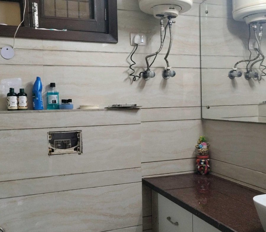 Bathroom of 325 Gaj Builder Floor in A1-Block Janakpuri