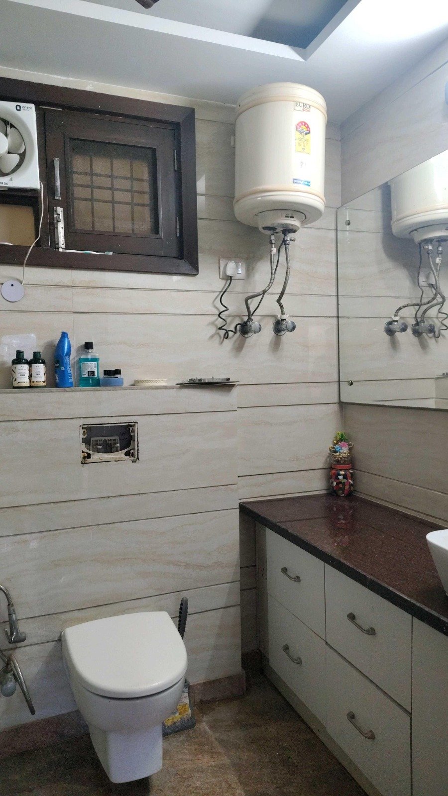 Bathroom of 325 Gaj Builder Floor in A1-Block Janakpuri Bathroom of 325 Gaj Builder Floor in A1-Block Janakpuri