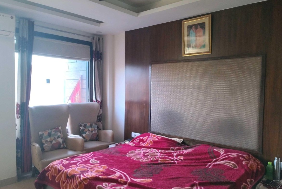 Bedroom of 325 Gaj Builder Floor in A1-Block Janakpuri