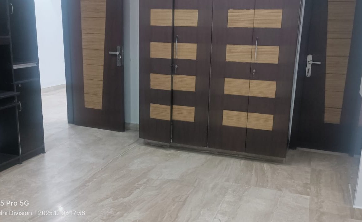 Bedroom of 380 Sq Yards Builder Floor in C3 Block Janakpuri
