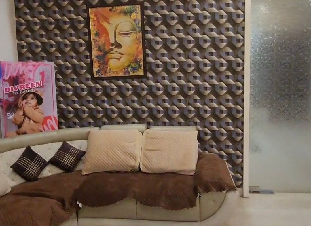 A spacious 419 gaj first-floor 4 BHK in B1 Block Janakpuri with lift, driveway car parking, and prime on-road location.