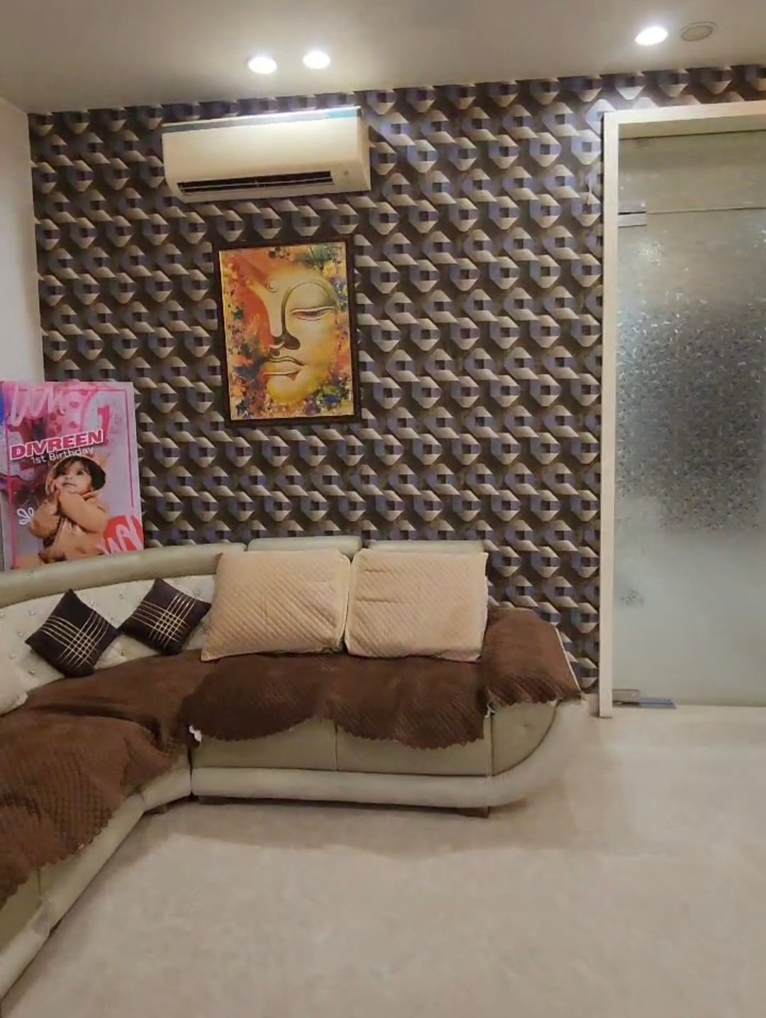 A spacious 419 gaj first-floor 4 BHK in B1 Block Janakpuri with lift, driveway car parking, and prime on-road location.