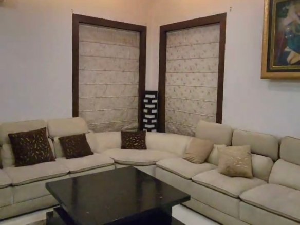 A spacious 419 gaj first-floor 4 BHK in B1 Block Janakpuri with lift, driveway car parking, and prime on-road location.