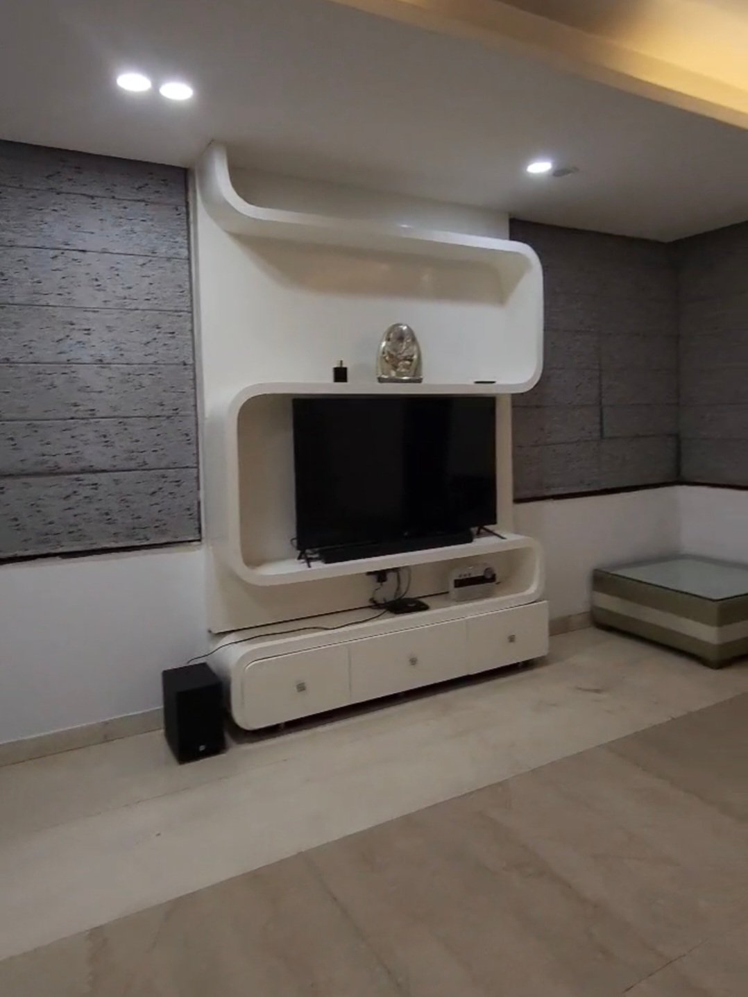 A spacious 419 gaj first-floor 4 BHK in B1 Block Janakpuri with lift, driveway car parking, and prime on-road location.