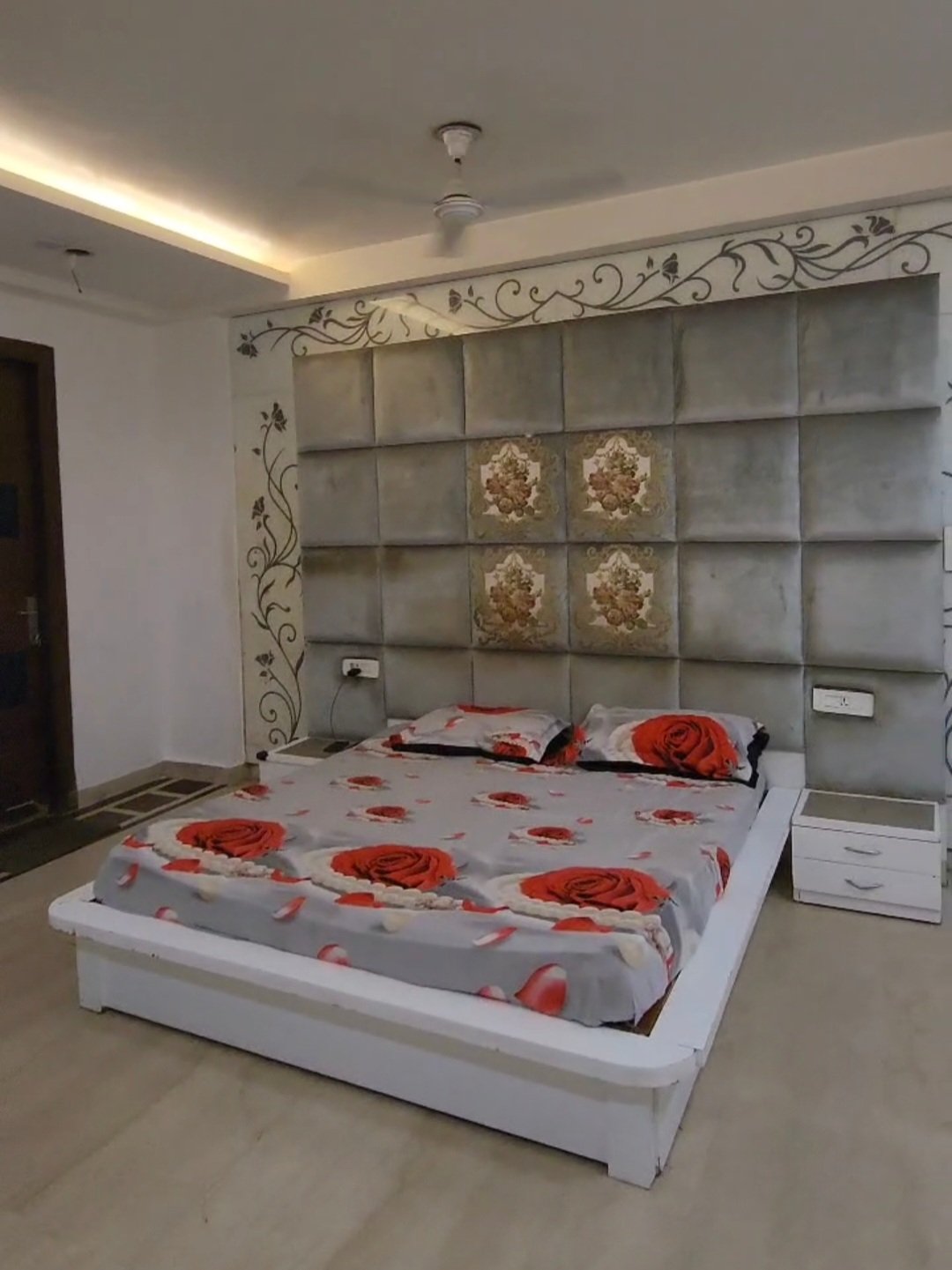 A spacious 419 gaj first-floor 4 BHK in B1 Block Janakpuri with lift, driveway car parking, and prime on-road location.