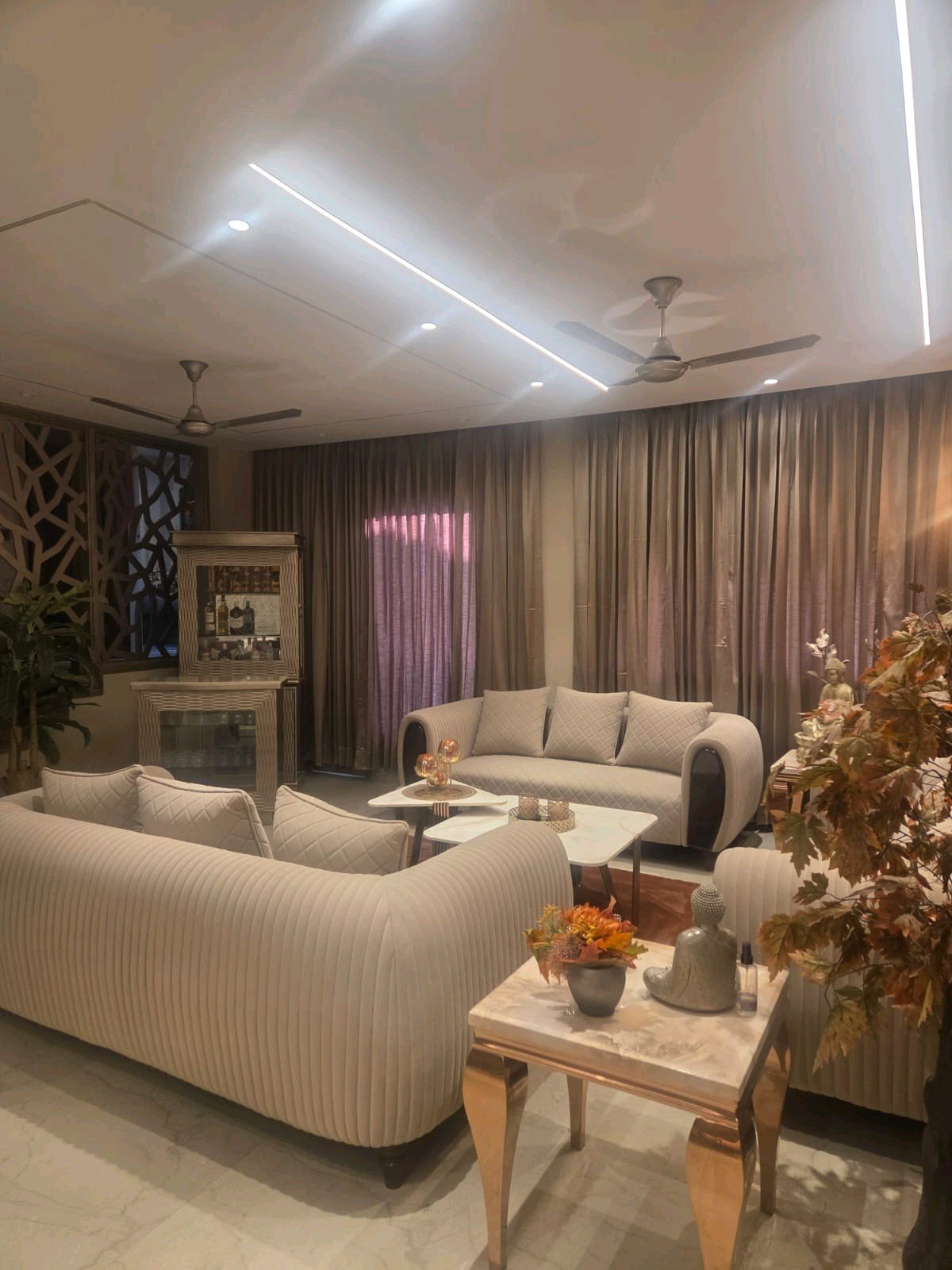 A spacious 419 gaj top-floor builder floor in A2 Block Janakpuri with 50% roof rights, lift, and car parking—ideal for premium living and future expansion.