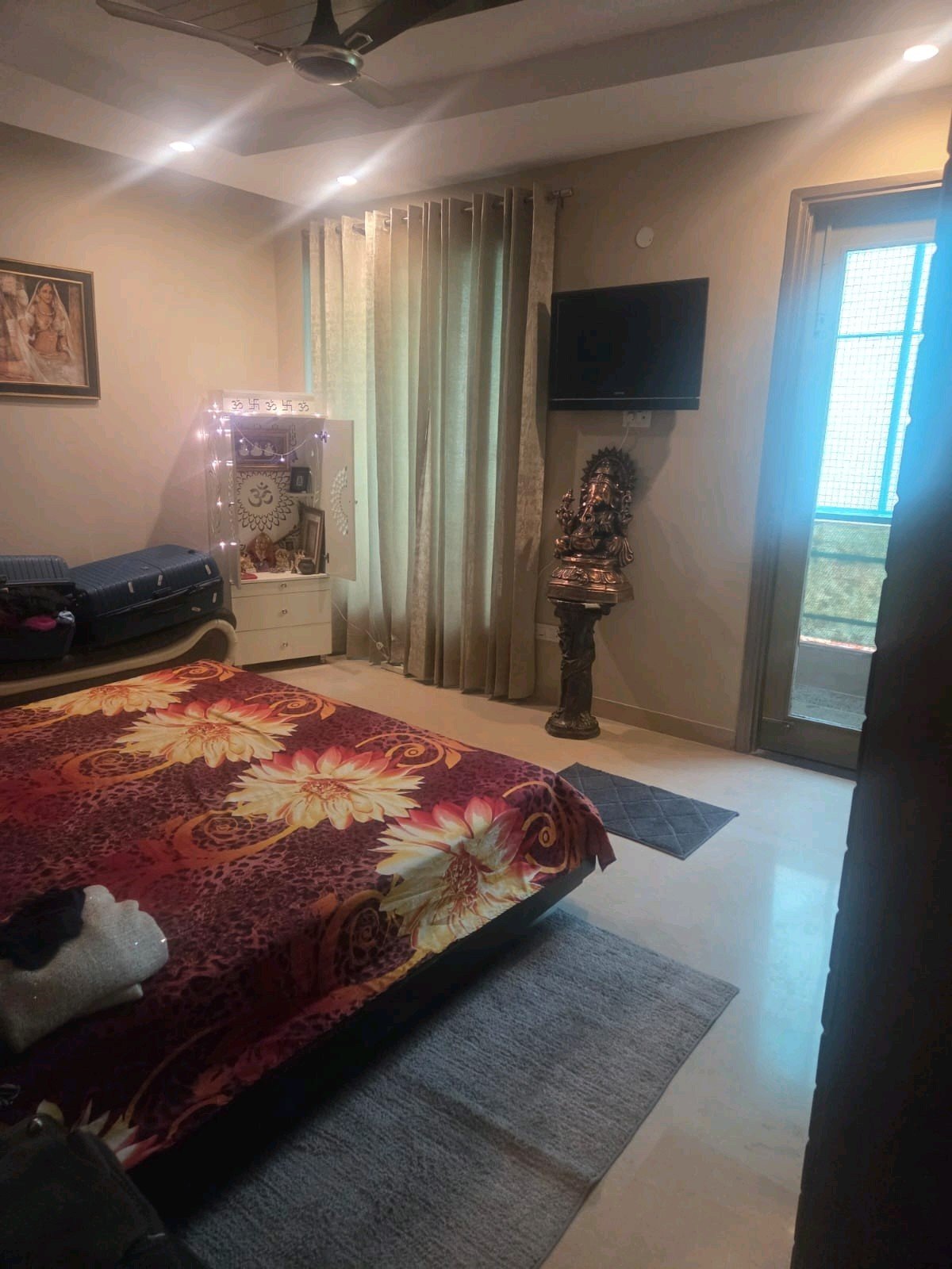 A spacious 419 gaj top-floor builder floor in A2 Block Janakpuri with 50% roof rights, lift, and car parking—ideal for premium living and future expansion. A spacious 419 gaj top-floor builder floor in A2 Block Janakpuri with 50% roof rights, lift, and car parking—ideal for premium living and future expansion.