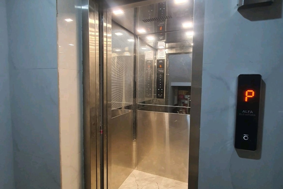 A newly constructed 2 BHK top-floor builder floor in C6B Block Janakpuri featuring 2 washrooms, a roof porta cabin, and an additional roof bathroom.