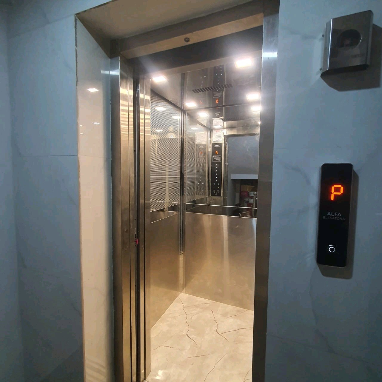 A newly constructed 2 BHK top-floor builder floor in C6B Block Janakpuri featuring 2 washrooms, a roof porta cabin, and an additional roof bathroom.